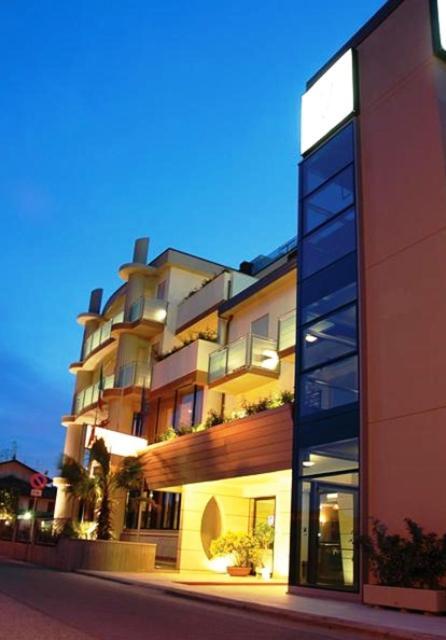 Hotel Capitol San Mauro Mare Eksteriør bilde