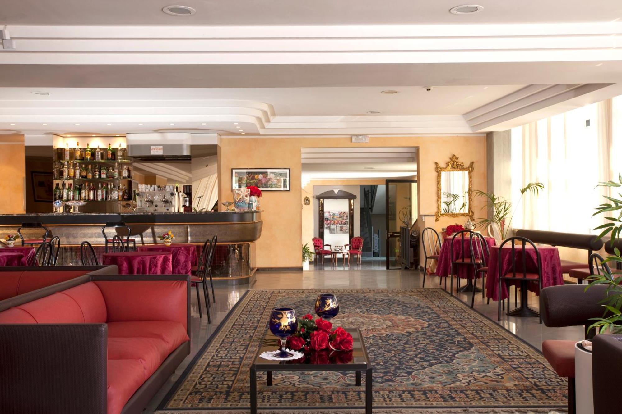 Hotel Capitol San Mauro Mare Eksteriør bilde