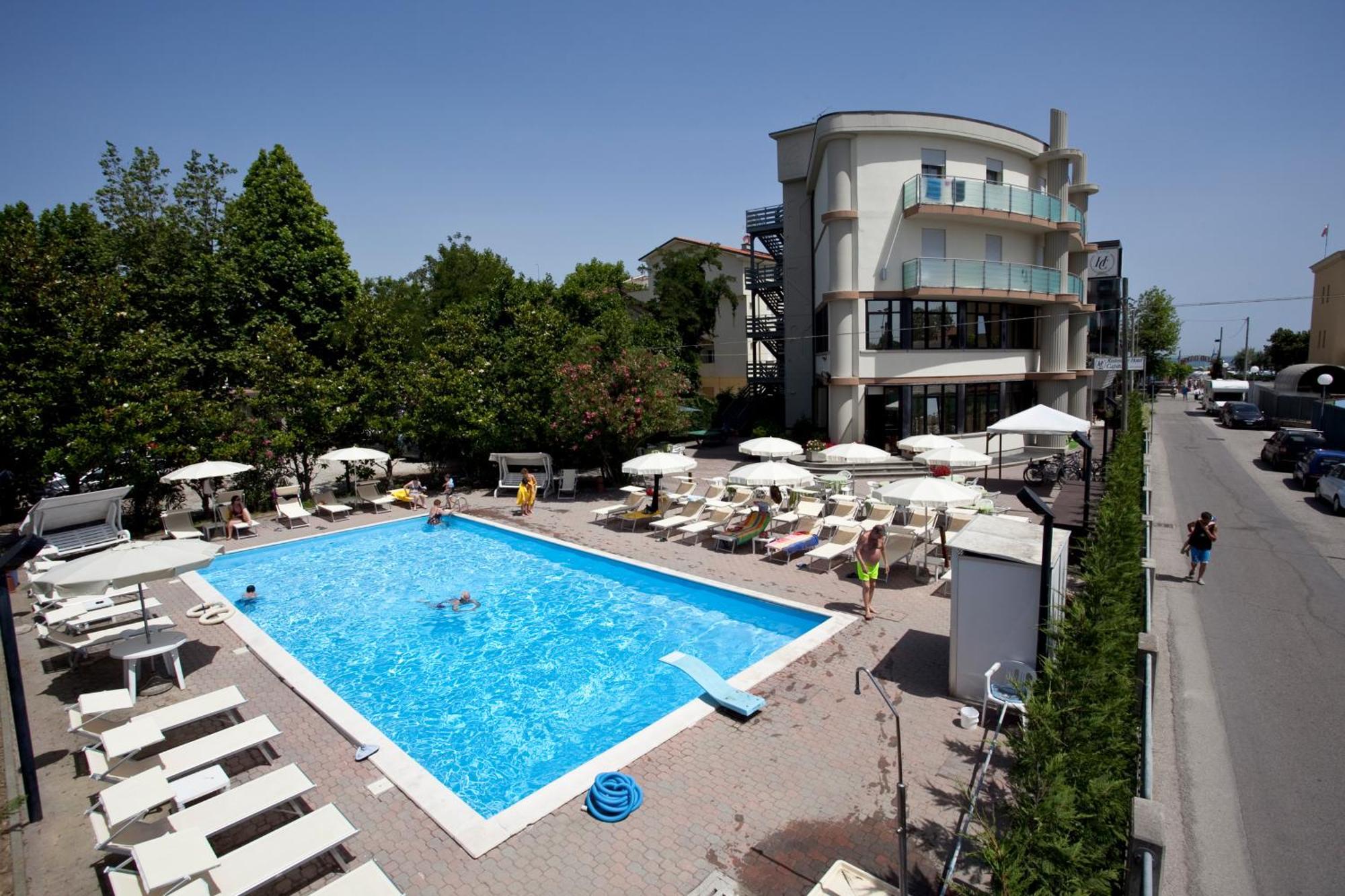 Hotel Capitol San Mauro Mare Eksteriør bilde